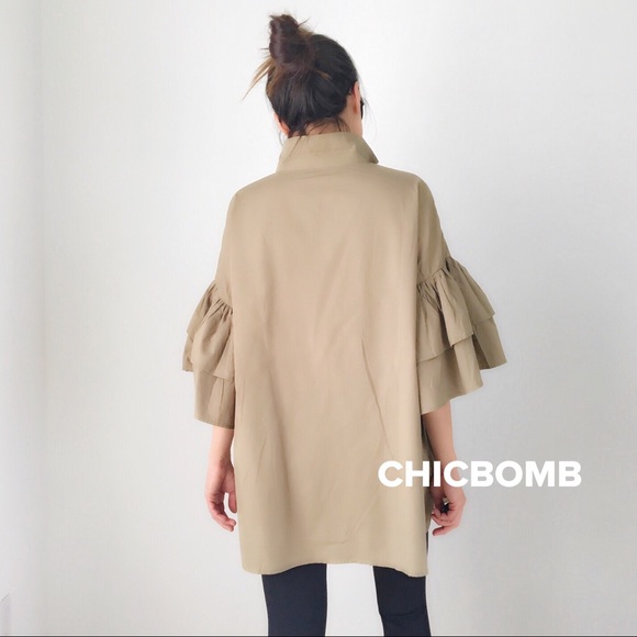 Upper east side collar flounce top - Picture 4 of 5